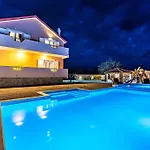My Dalmatia - Luxury Escape With Private Pool, Game And Gym *