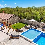 My Dalmatia - Luxury Escape With Private Pool, Game And Gym