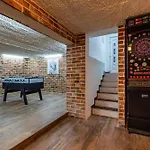 Dom wakacyjny My Dalmatia - Luxury Escape With Private Pool, Game And Gym