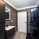 Dom wakacyjny My Dalmatia - Luxury Escape With Private Pool, Game And Gym