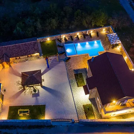 My Dalmatia - Luxury Escape With Private Pool, Game And Gym Hébergement de vacances *