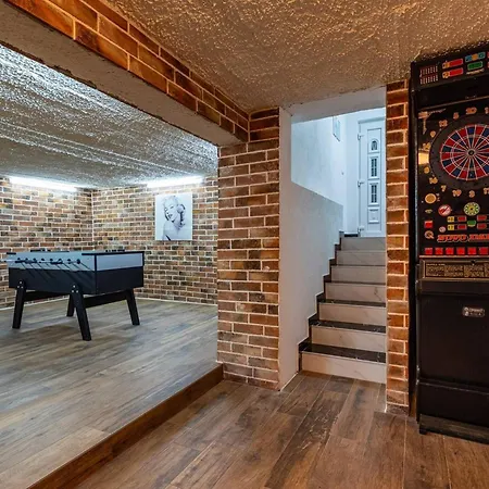 Casa de Férias My Dalmatia - Luxury Escape With Private Pool, Game And Gym
