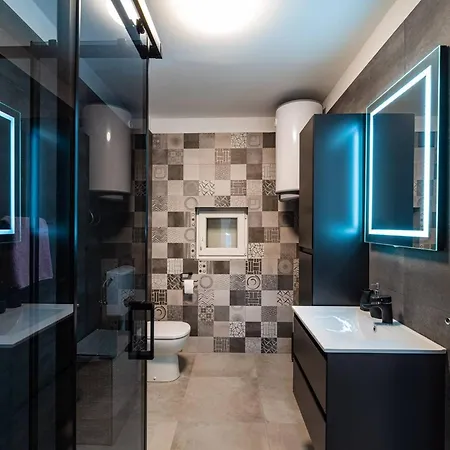 My Dalmatia - Luxury Escape With Private Pool, Game And Gym Hébergement de vacances Perusic Benkovacki