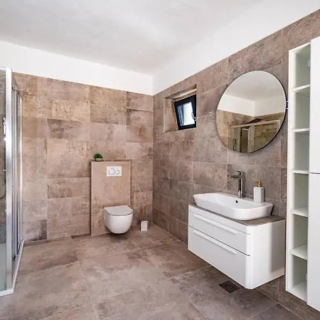 My Dalmatia - Luxury Escape With Private Pool, Game And Gym Tatil Evi Perusic Benkovacki