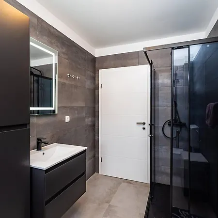 Casa de Férias My Dalmatia - Luxury Escape With Private Pool, Game And Gym