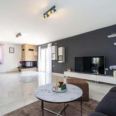 My Dalmatia - Luxury Escape With Private Pool, Game And Gym Casa de Férias