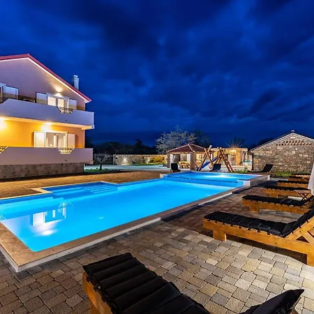 My Dalmatia - Luxury Escape With Private Pool, Game And Gym 別荘 *
