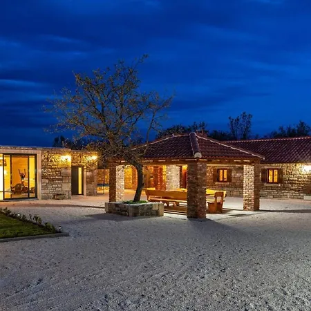 Tatil Evi My Dalmatia - Luxury Escape With Private Pool, Game And Gym *