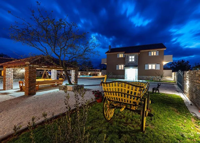 My Dalmatia - Luxury Escape With Private Pool, Game And Gym Holiday home Perusic Benkovacki