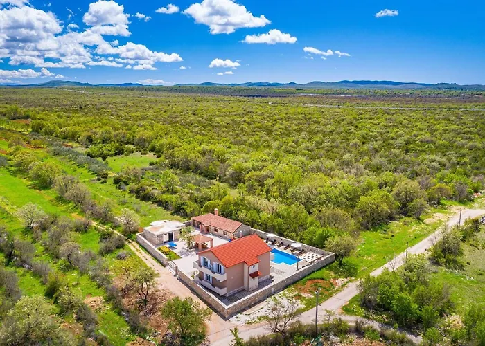 My Dalmatia - Luxury Escape With Private Pool, Game And Gym * Perusic Benkovacki