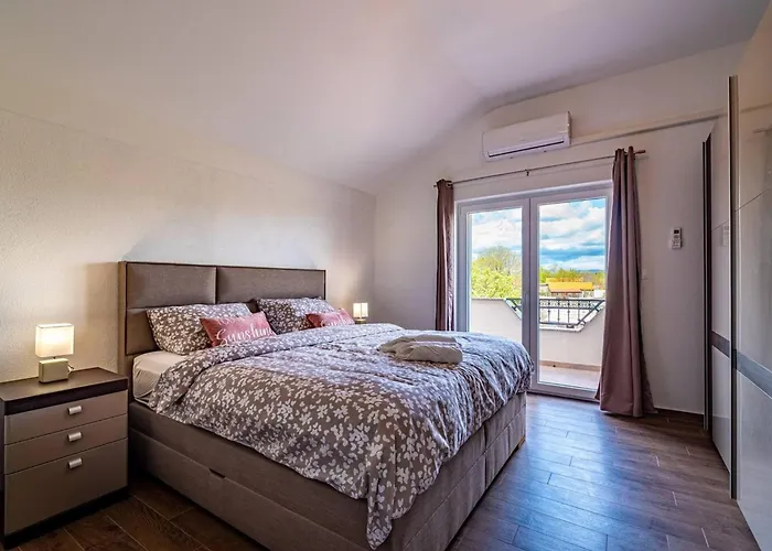 My Dalmatia - Luxury Escape With Private Pool, Game And Gym Holiday home Perusic Benkovacki