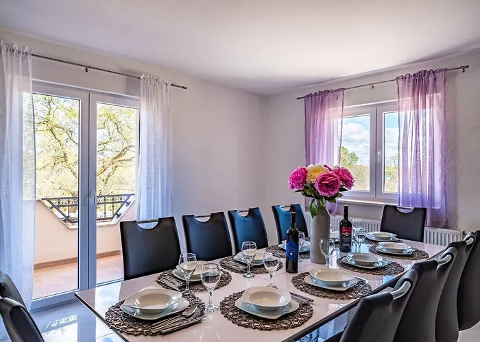 My Dalmatia - Luxury Escape With Private Pool, Game And Gym Holiday home *