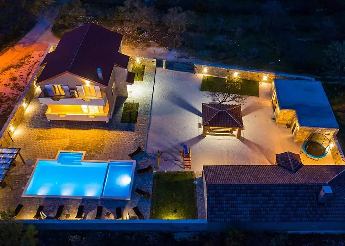 Vikendica My Dalmatia - Luxury Escape With Private Pool, Game And Gym